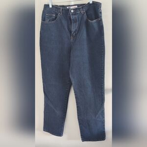 Faded Glory women's size 18 Avg medium wash blue jeans. Straight leg and stretch